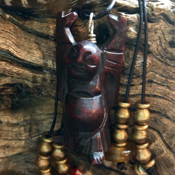 Vintage wood Buddha pendant necklace! - Picture 2 of 2
